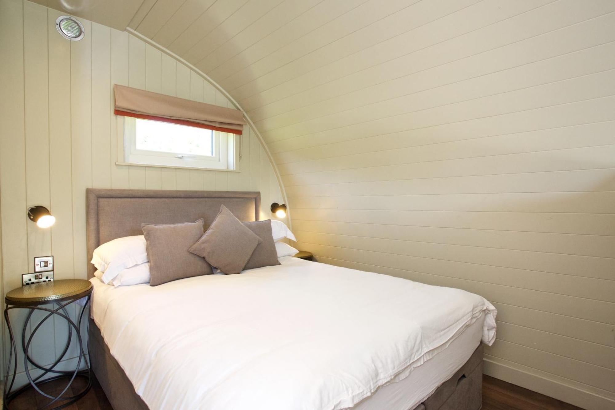 Loch Tay Highland Lodges And Glamping Park Morenish ภายนอก รูปภาพ