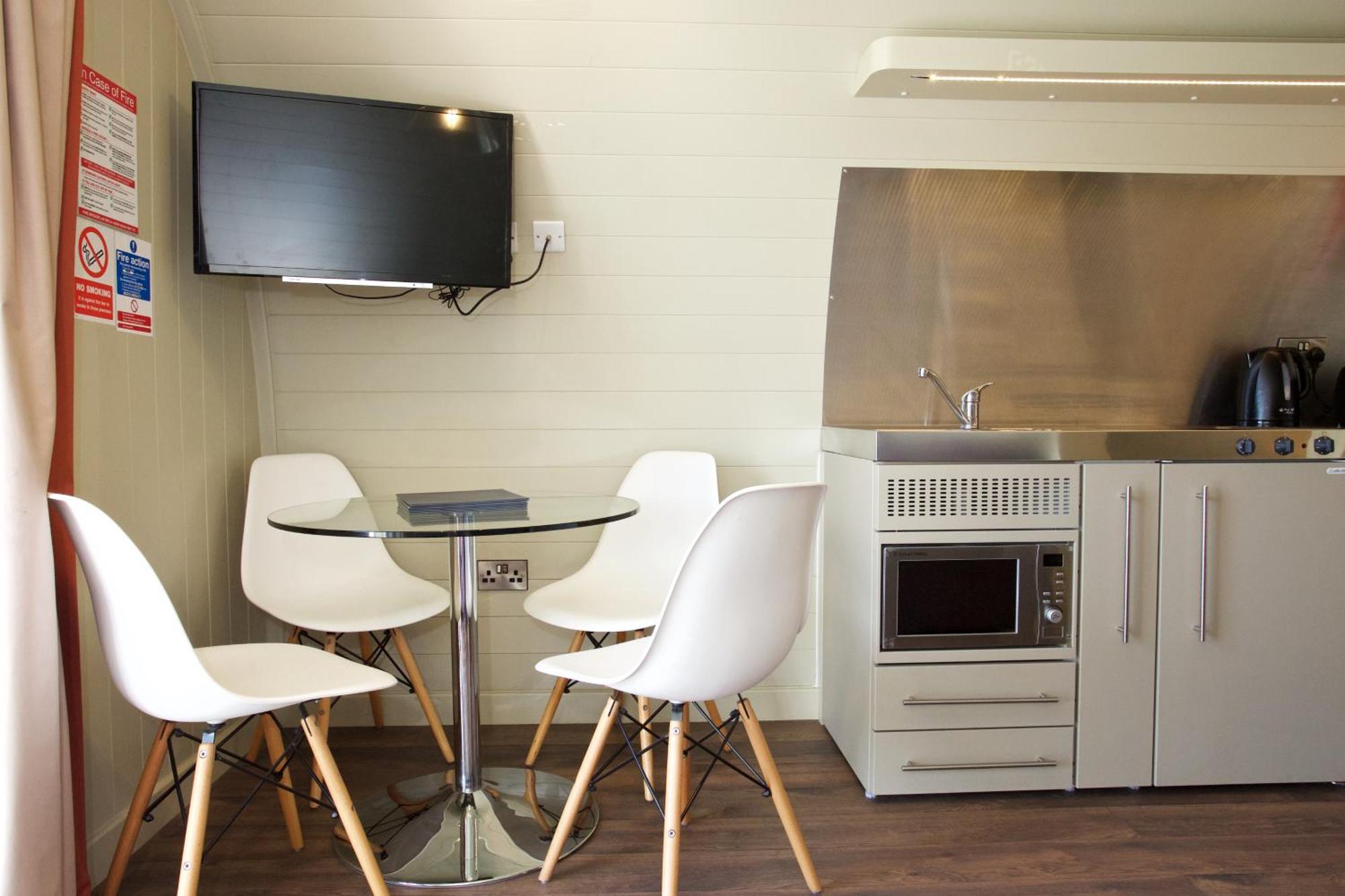 Loch Tay Highland Lodges And Glamping Park Morenish ภายนอก รูปภาพ
