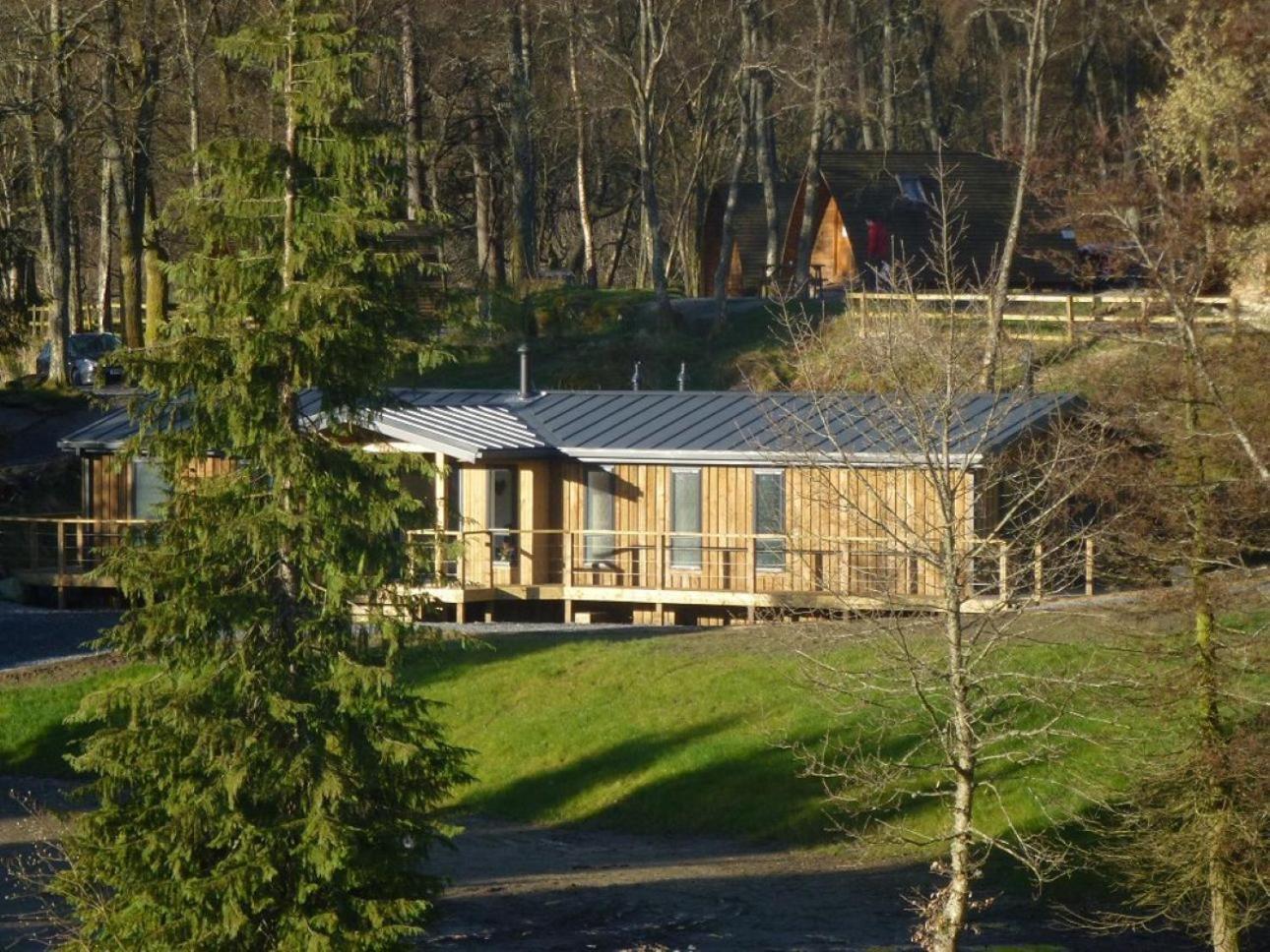 Loch Tay Highland Lodges And Glamping Park Morenish ภายนอก รูปภาพ
